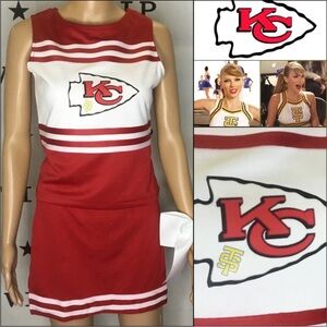 Cheerleader uniform Kansas City and Taylor swift